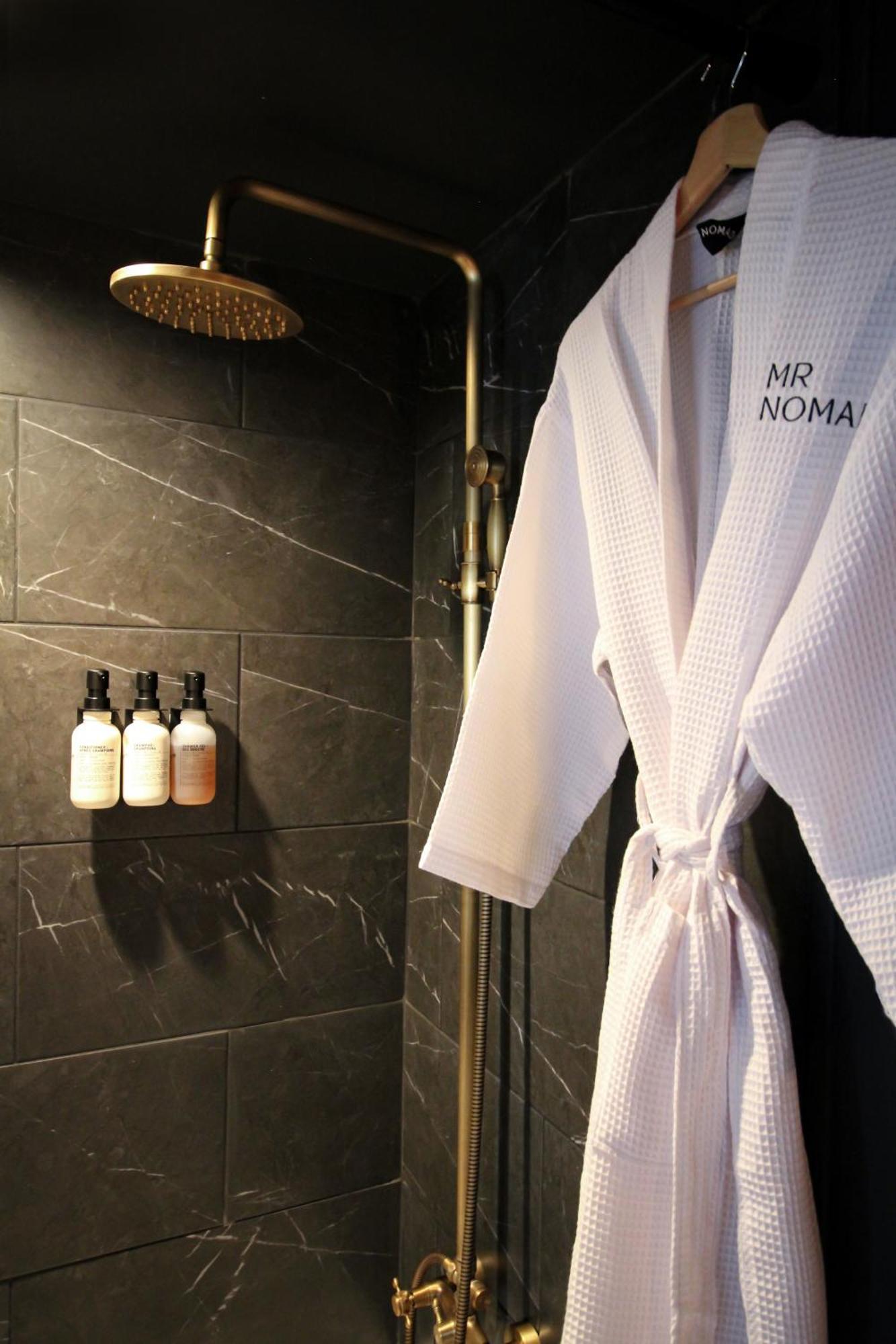 Mrnomad Boutique Parisian Townhouse Dallas