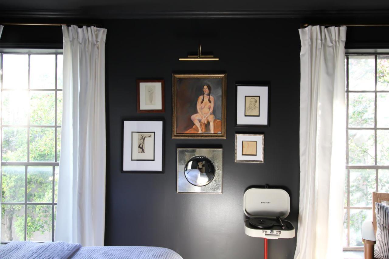 Apartment Mrnomad Boutique Parisian Townhouse *